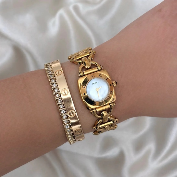 AUTHENTIC VINTAGE GUCCI MOTHER-OF-PEARL HORSEBIT GOLD WATCH - Picture 2 of 8